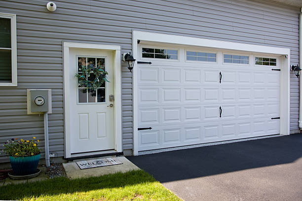24/7 Emergency Garage Door Panel Replacement experts in Houston County County, MN
